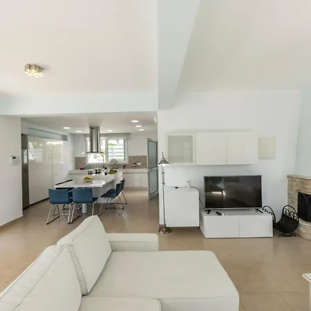 فيلة Sunrise Zen Seafront بروتاراس