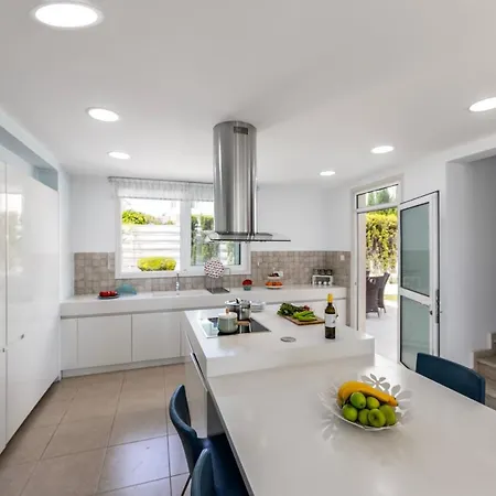 فيلة Sunrise Zen Seafront