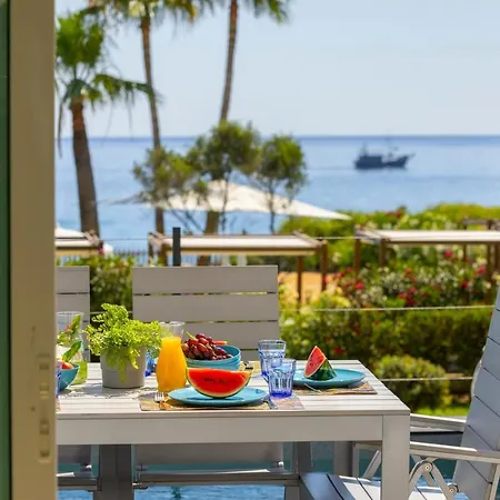 Sunrise Zen Seafront Villa *