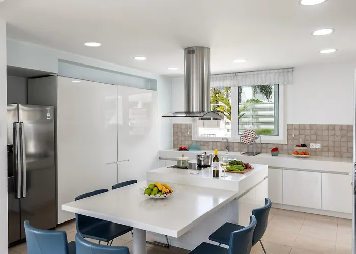 Sunrise Zen Seafront וילה